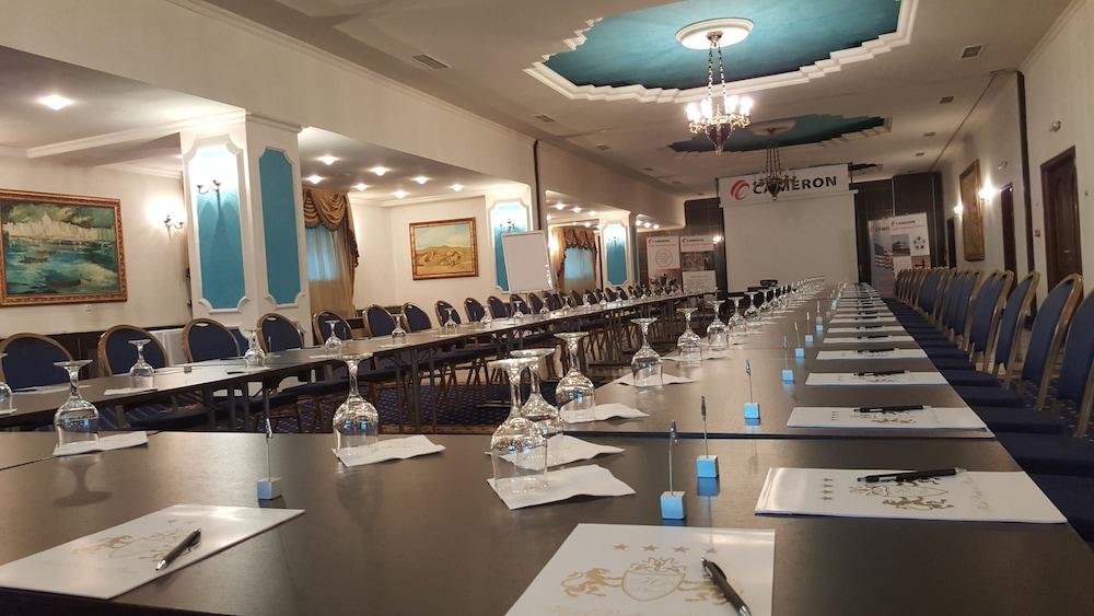Hotel Prahova Plaza Ploiesti Luaran gambar