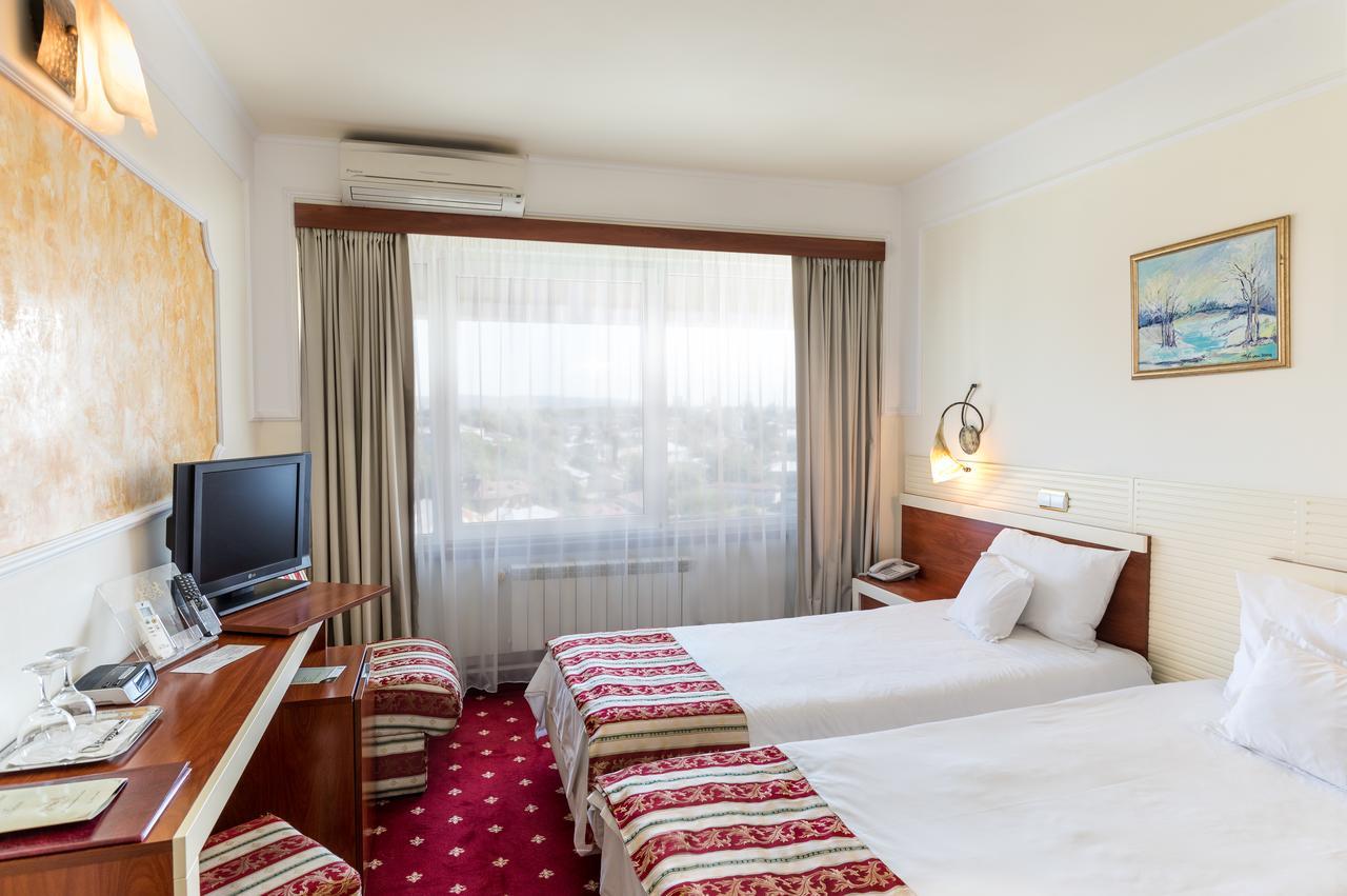 Hotel Prahova Plaza Ploiesti Luaran gambar
